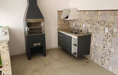 Imagem 2: 2 dormitórios, 1 suítes, 3 banheiro, 5 vagas na garagem, 159M² de Área Construída