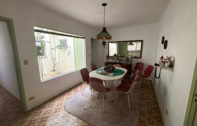 Imagem 4: 3 dormitórios, 3 suíte, 5 banheiro, 3 vagas na garagem, 218M² de Área Construída