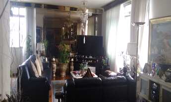 Imagem 3: 3 dormitórios, 1 suítes, 4 banheiro, 2 vagas na garagem, 198M² de Área Construída