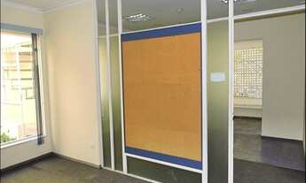 Imagem 2: 8 dormitórios, 4 vagas na garagem, 238M² de Área Construída, 238M² de Área Total