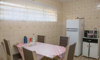 Imagem 2: 2 dormitórios, 3 banheiro, 2 vagas na garagem