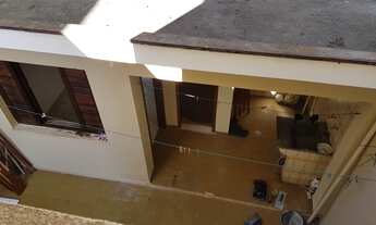 Imagem 6: 3 dormitórios, 1 suítes, 4 banheiro, 2 vagas na garagem