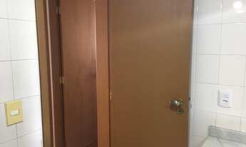 Imagem 5: 3 dormitórios, 1 suítes, 2 banheiro, 2 vagas na garagem, 65M² de Área Construída