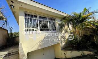 Imagem 2: 3 dormitórios, 1 suítes, 4 banheiro, 4 vagas na garagem