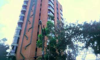 Imagem 2: 3 dormitórios, 1 suítes, 4 banheiro, 2 vagas na garagem, 186M² de Área Construída