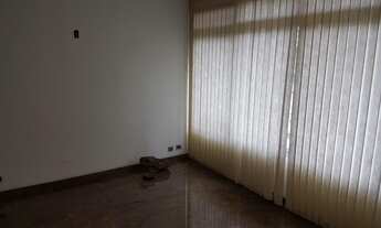 Imagem 4: 3 dormitórios, 1 suítes, 3 banheiro, 5 vagas na garagem, 400M² de Área Construída