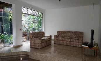 Imagem 5: 3 dormitórios, 1 suítes, 3 banheiro, 5 vagas na garagem, 400M² de Área Construída