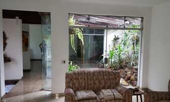 Imagem 6: 3 dormitórios, 1 suítes, 3 banheiro, 5 vagas na garagem, 400M² de Área Construída