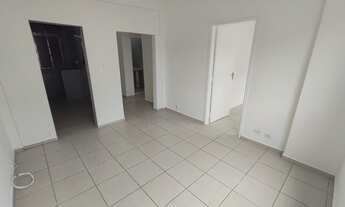 Imagem 2: Apartamento à venda em Santos-SP, no bairro Embaré, com 1 quarto, 1 banheiro, 1 vaga de ga