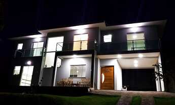 Imagem 2: Casa de Alto padrão localizada em condomínio em Atibaia