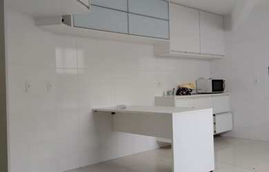 Imagem 7: Prédio composto de 4 apartamentos sendo 1 por andar com o total de 13 suítes,Rua bem local