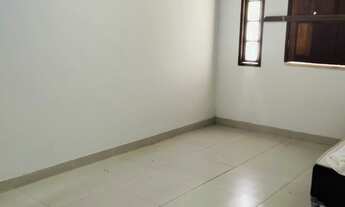 Imagem 7: SÍTIO COM PISCINA COM RAIA, RUA ASFALTADA, PORTÃO , CASA 4/4 SENDO 1 SUÍTE, COZINHA, VARA