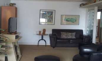 Imagem 2: 3 dormitórios, 1 suítes, 2 banheiro, 2 vagas na garagem, 130M² de Área Construída