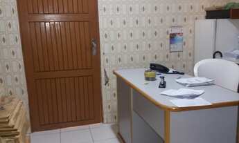 Imagem 2: Casa ampla , com 3/4 sendo 1 suíte, sala, cozinha, banheiro social e depósito com excelent