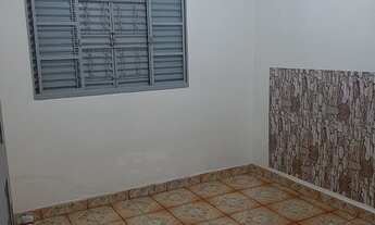 Imagem 5: Casa Ampla, bem localizada, e com pomar. Seu cantinho verde na Cidade