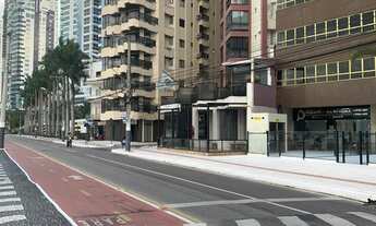 Imagem: 2 banheiro, 274M² de Área Construída