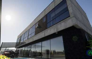 Imagem 3: 3 dormitórios, 3 suíte, 4 banheiro, 5 vagas na garagem, 233M² de Área Construída