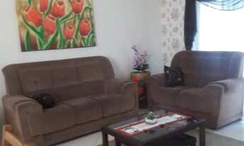 Imagem: 3 dormitórios, 2 banheiro, 1 vaga na garagem