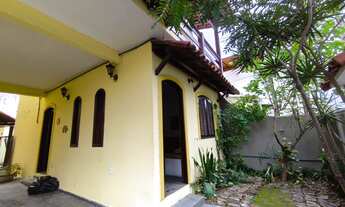 Imagem 2: Imóvel Espetacular à Venda: Casa com 8 Quartos e 5 Suítes no Centro de Arraial do Cabo-RJ