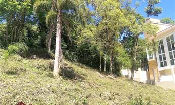 Imagem 7: Terreno 500m² tem 30 metros de frente para Rua 25 de Julho, na sua frente é uma área de pr