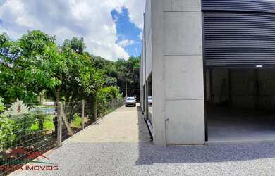 Imagem 4: Pavilhão /Depósito Novo, na entrada do Bairro Piá com 306,80 m2