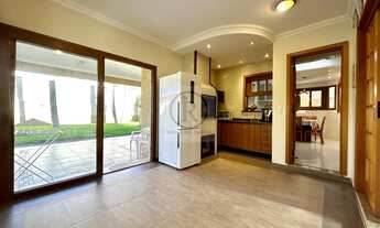 Imagem 7: Oportunidade. R$1.980.000,00. Casa super aconchegante, com amplo terreno e altíssimo padrã