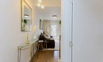 Imagem 2: Cobertura de 2 dormitórios com 1 suíte, semi-mobiliada, área gourmet, escritório no bairro