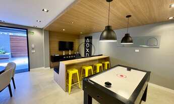 Imagem 6: Apartamento semi mobiliado de 2 dormitórios com suíte, condomínio clube, sacada com churra