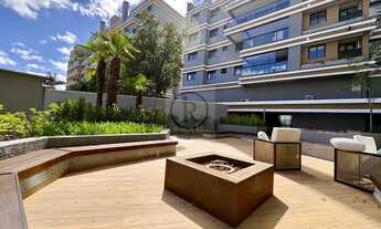 Imagem 2: Apartamento semi mobiliado de 2 dormitórios com suíte, condomínio clube, sacada com churra