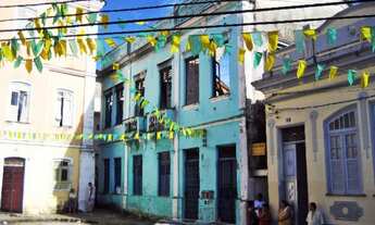 Imagem: Casarão em ruínas no Centro Antigo de