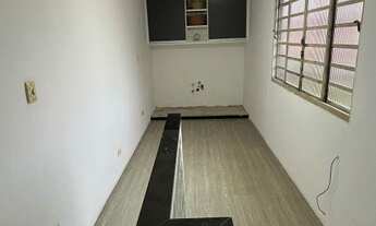 Imagem 2: 3 dormitórios, 2 vagas na garagem, 156M² de Área Construída