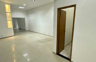 Imagem 12: Salão Comercial para Locação na Vila Mazzei - São Paulo-SP: 240m², 3 banheiros, 4 vagas de