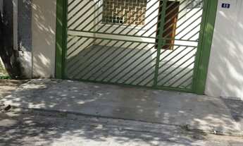 Imagem 2: Sobrado à venda com 2 dorms | 2 vagas | Quintal