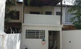 Imagem 3: Sobrado à venda com 2 dorms | 2 vagas | Quintal