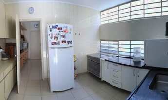 Imagem 4: Casa com 4 dormitórios 1 suíte com armários embutidos 4 vgs 269m² à venda ou locação, no b