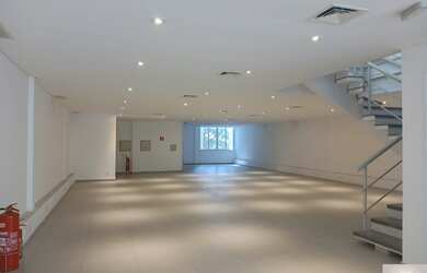 Imagem: Prédio Comercial para com 1227m² 8 banheiros