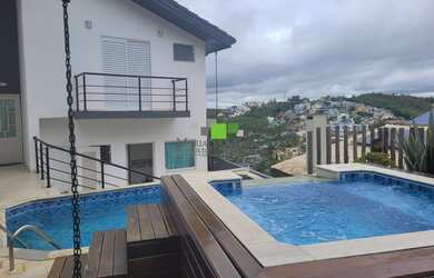 Imagem 5: Casa de Luxo com Vista Deslumbrante no Condomínio Arujá Hills III - Exclusividade e Sofist