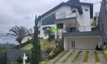 Imagem: Casa de Luxo com Vista Deslumbrante no Condomínio