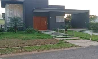 Imagem: Belíssima casa a venda em frente ao lago