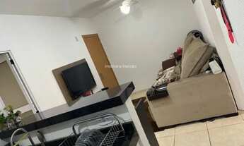 Imagem: Apartamento térreo com área externa no