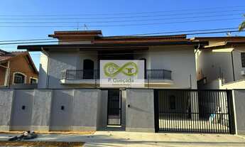 Imagem: Linda casa com 4 quartos, sendo 4 suítes