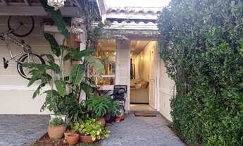 Imagem 2: Casa charmosa em condominia, compacta e ideal para quem quer viver se portas abertas, sem