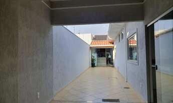 Imagem 2: Ampla Casa, garagem para 5 carros, 3 dormitórios sendo 1 suite