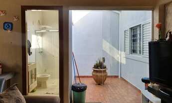 Imagem 4: Ampla Casa, garagem para 5 carros, 3 dormitórios sendo 1 suite