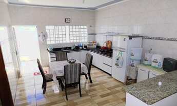 Imagem 2: Casa à Venda com 3 dormitórios, sendo 1 suíte, 200,00m²