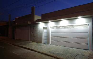 Imagem 2: Casa térrea com piscina - Primo Meneghetti II