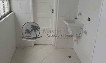 Imagem 2: Guarujá Pitangueiras centro à 30 m da praia, ampla e ensolarada cobertura ,com uma bela vi