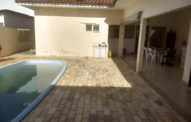 Imagem 2: 3 dormitórios, 1 suítes, 3 banheiro, 2 vagas na garagem