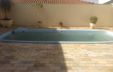 Imagem 3: 3 dormitórios, 1 suítes, 3 banheiro, 2 vagas na garagem