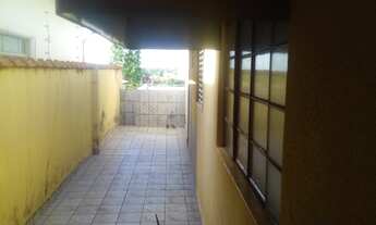 Imagem 3: 3 dormitórios, 1 suítes, 2 banheiro, 2 vagas na garagem, 74M² de Área Construída